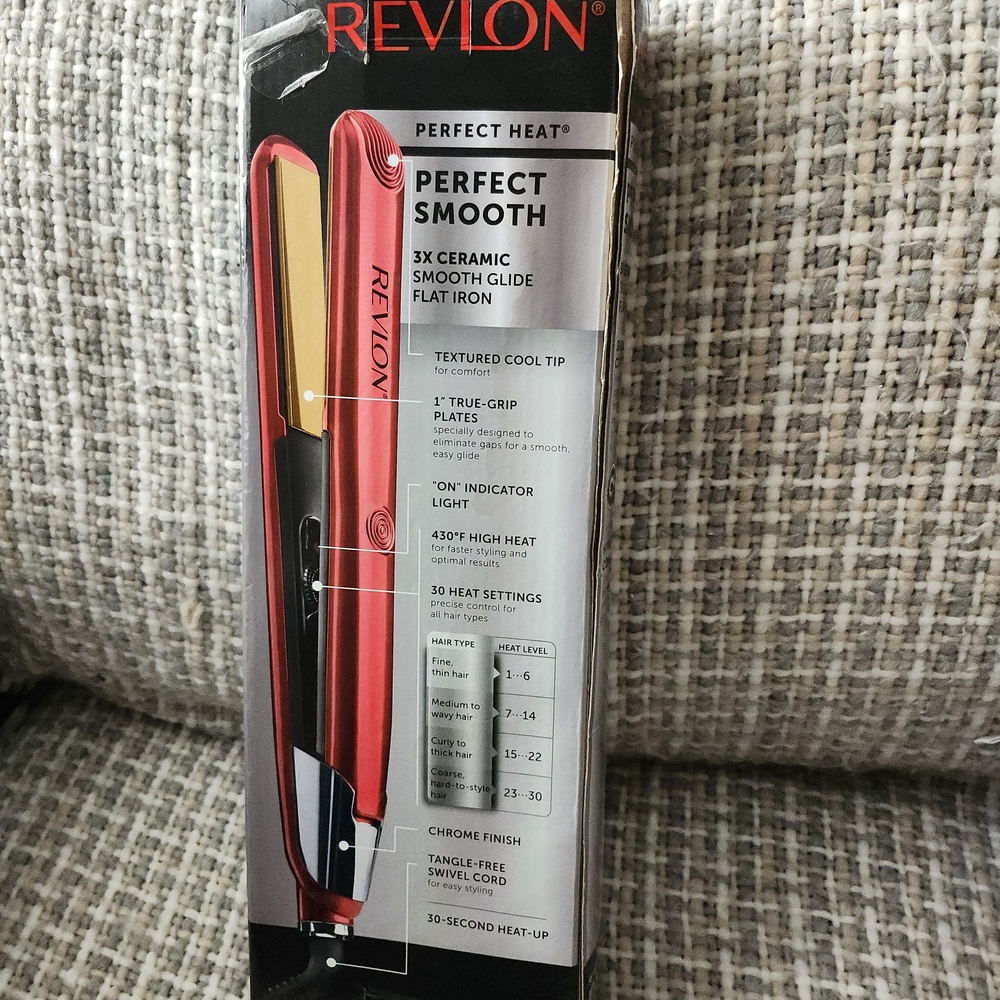 Revlon Perfect Heat Red Hair Straightener - Picture 4 of 6